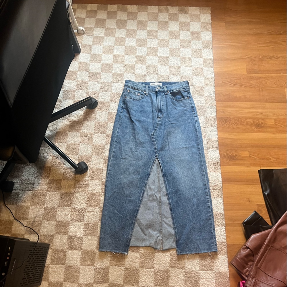 Denim Forum x Aritzia "the 90s vintage maxi jean skirt" - Picture 5 of 5